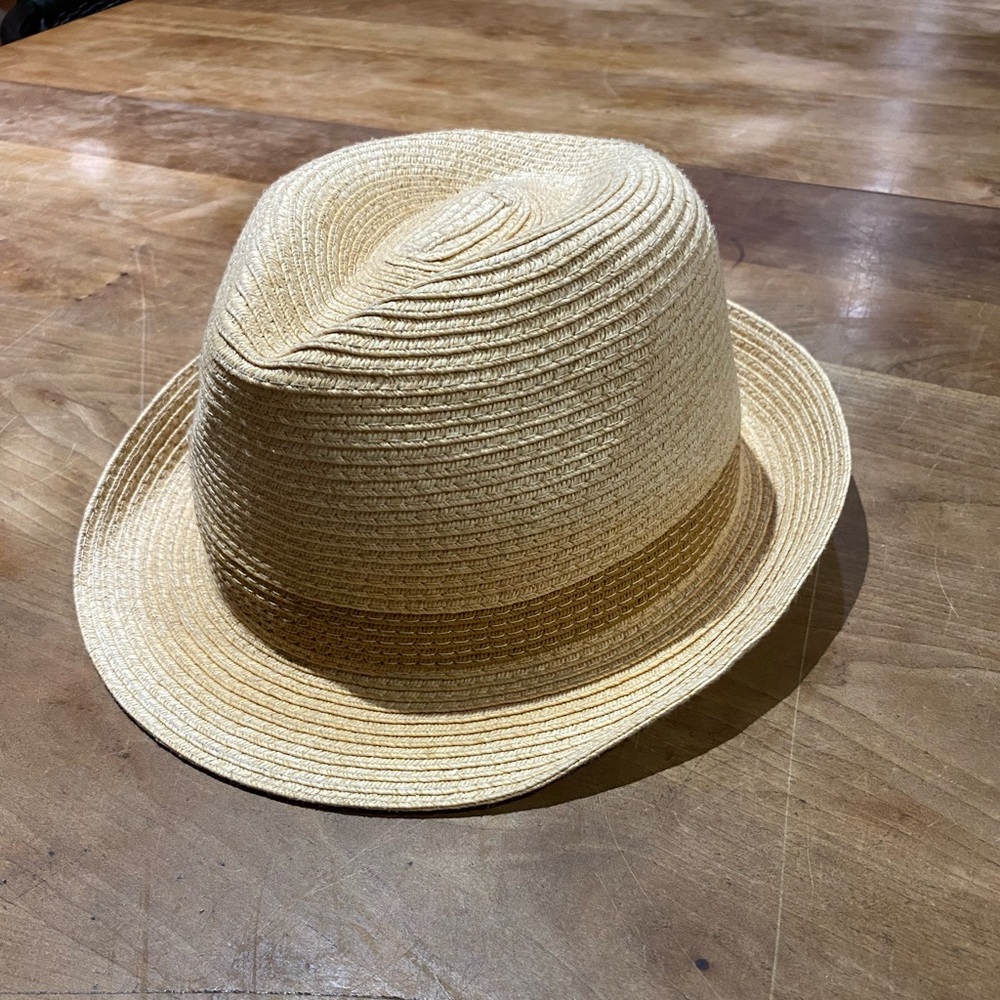 DPC woven light beige hat.